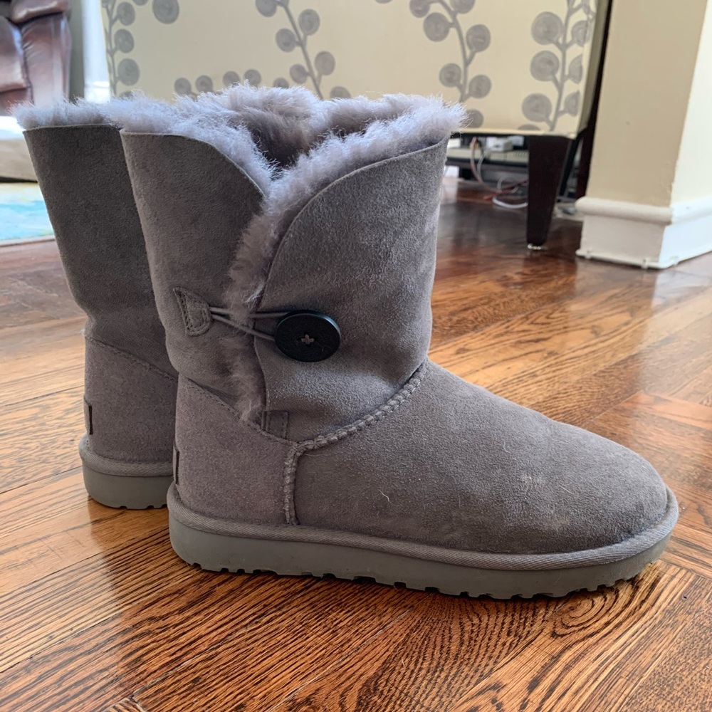 UGG Bailey Button II